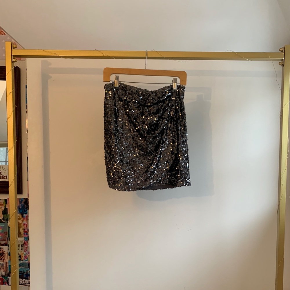 Sparkly Sequins Mini-Skirt